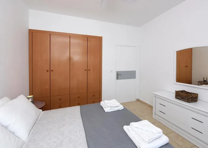 Athina\'S Apartment In Olive Grove
