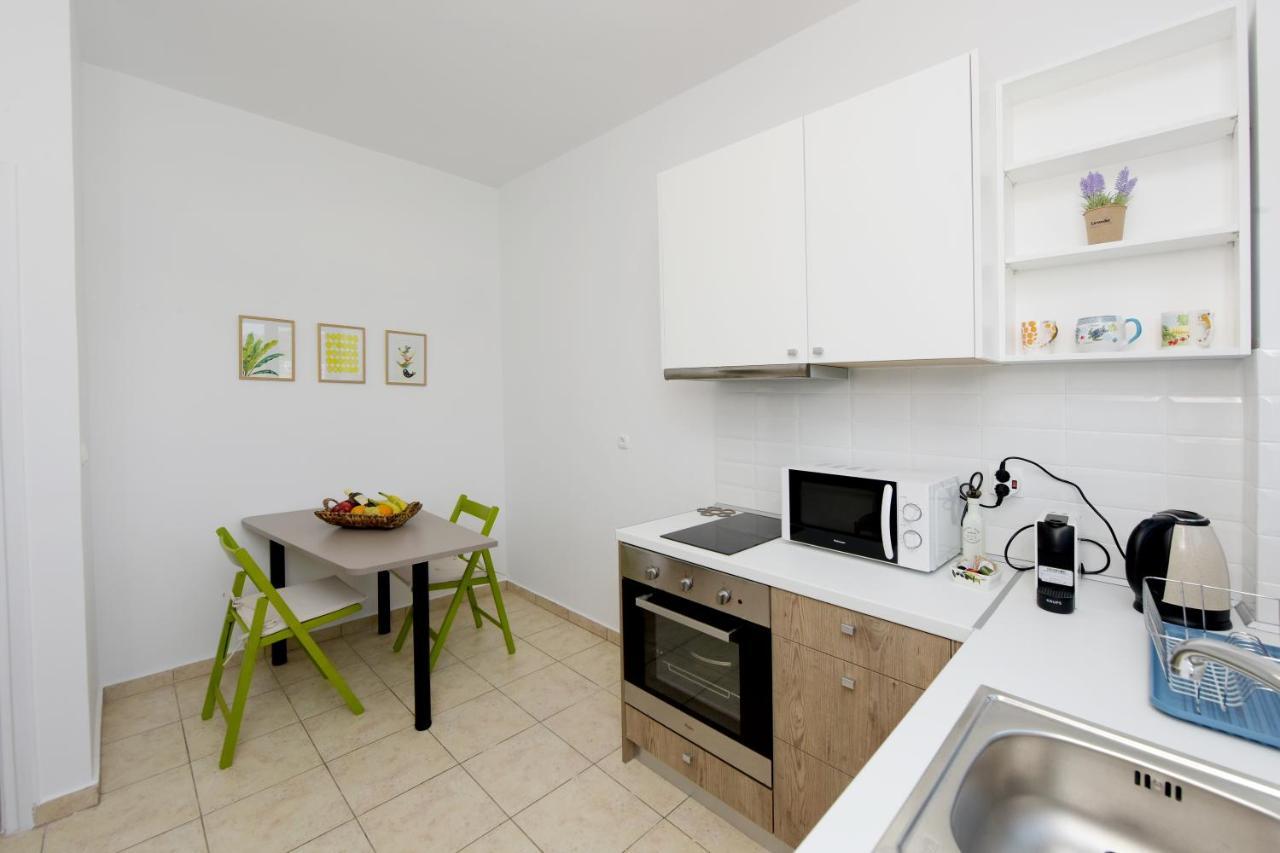 Athina's In Olive Grove Apartament Faliraki