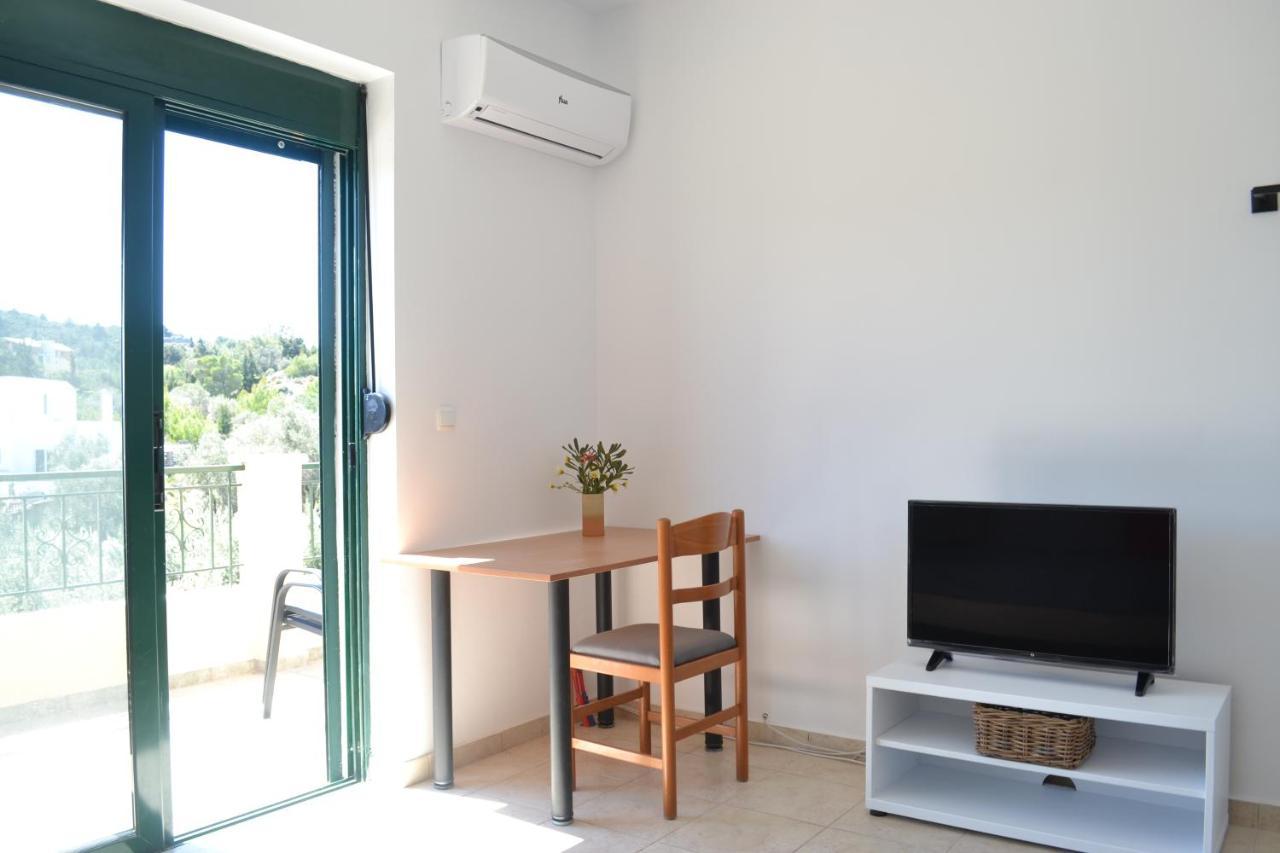 Athina's In Olive Grove Apartament *